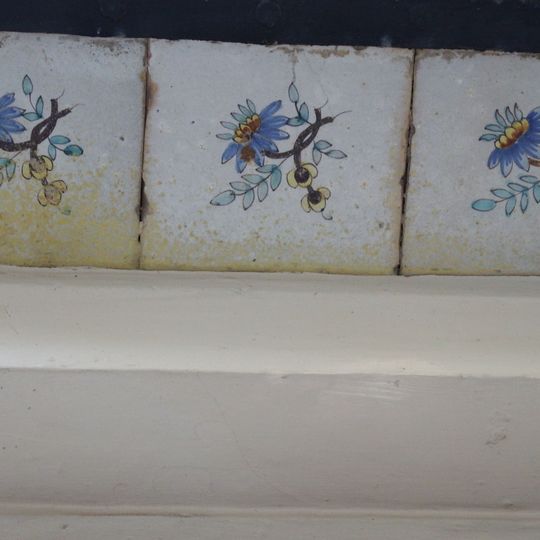 Ceramic sotabalcons at 14 Major street, Godella