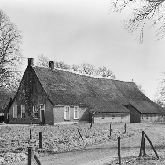 Oosteinde 10, Wapserveen