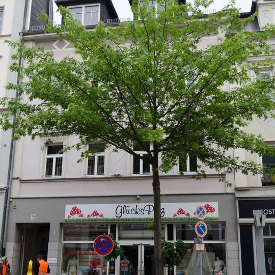 Wohn- und Geschäftshaus