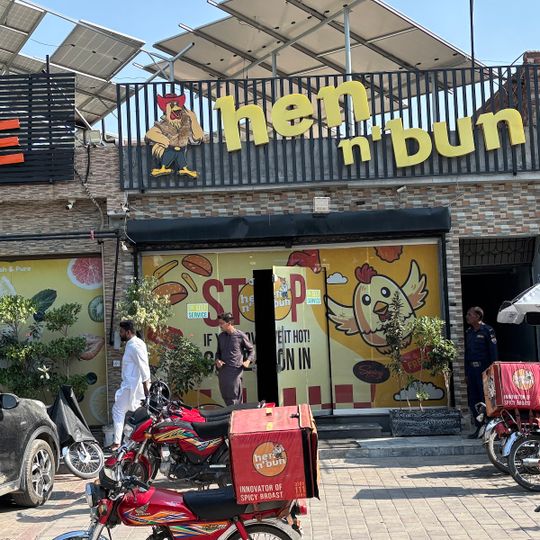 Hen n' bun