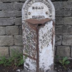 Milestone On Opposite Side To Long Lea Mill