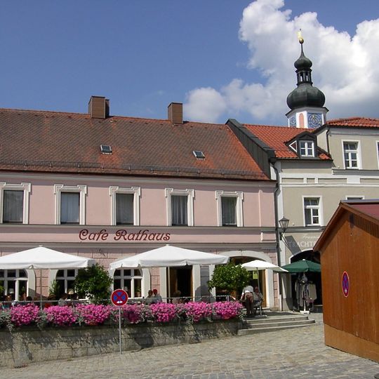 Wohn- und Geschäftshaus