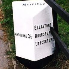 Milepost Approximately 10 Yards North West Of Red House At Ngr Sk 1400 4412