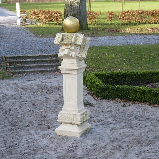 De Slotplaats, zonnewijzer