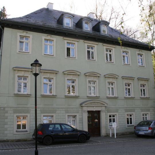 Einzeldenkmal der Sachgesamtheit Baumwollspinnerei E. I. Clauß Nachfolger: Altes Herrenhaus mit Tor zum Park Zur Baumwolle 33