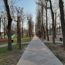 Сквер па вуліцы Мянжынскага