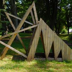 Sculpture in Na Bojišti park