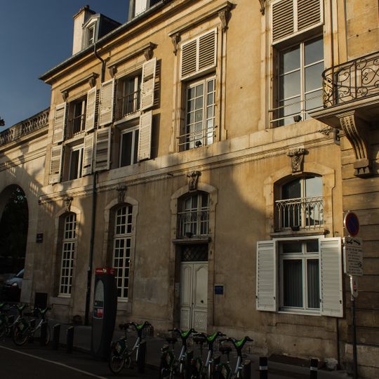 Immeuble, 3 place de la Carrière