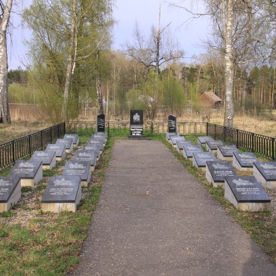 Воинское кладбище, на котором захоронено 26 советских воинов, умерших от ран в госпитале в годы Великой Отечественной войны