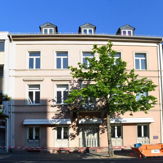 Wohnhaus und Nebengebäude