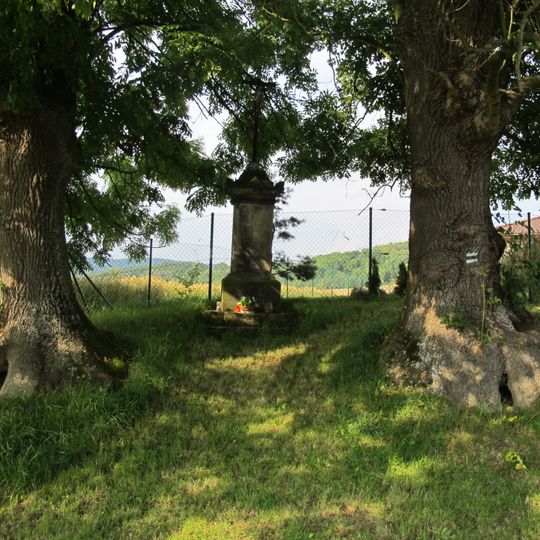 Kříž v Žižkově ulici v Rovensku pod Troskami