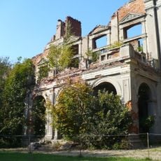 Ruina pałacu w Runowie Krajeńskim