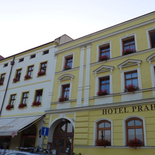 Mírové náměstí 49, pův. 51