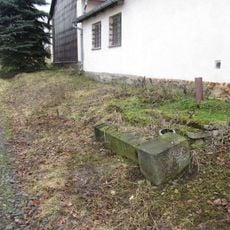 Kříž ve Věvrově u křižovatky