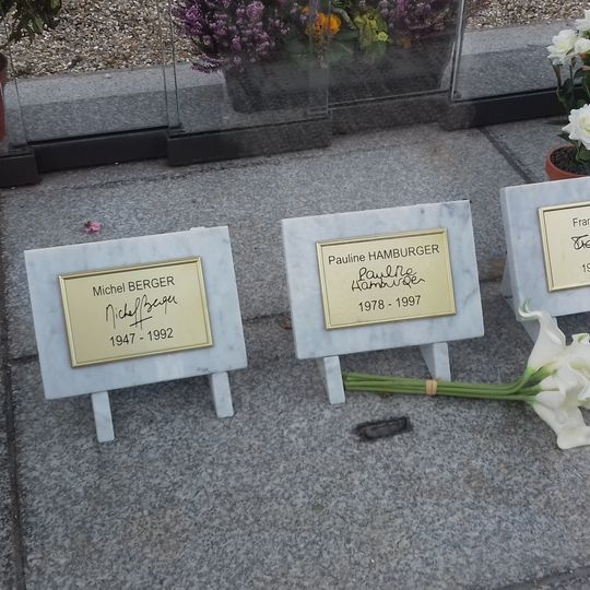 Grave of Michel Berger, France Gall and Pauline Hamburger