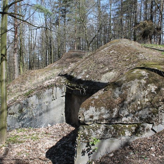 MO-Sm-S 40 Nad silnicí casemate