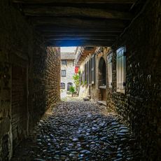 Voie couverte entre la rue des Rondes et la place de la Halle