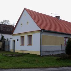 Usedlost čp. 1 s pamětní deskou J. Zaldy