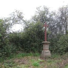 Kříž západně od Chlumu