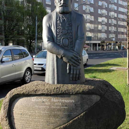 Gustav Hartmann memorial