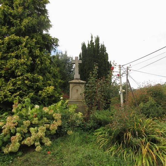 Kříž v Bystřeci na rozcestí