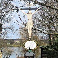 Kříž u domu 432 v Lipové