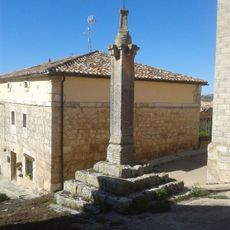 Whipping post, pillory