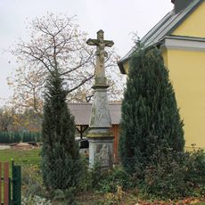 Kříž v Olešnici u kaple