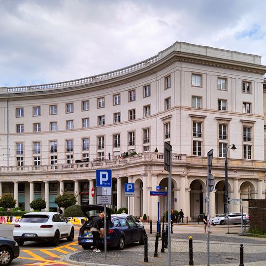 Blok przy placu Zbawiciela 2