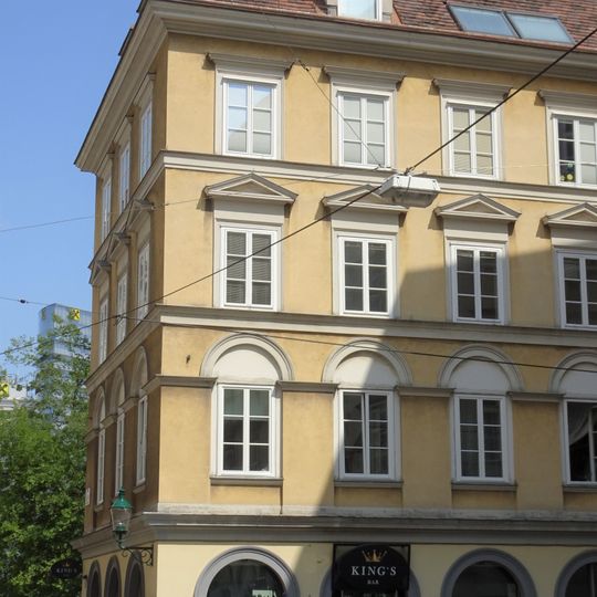 Miethaus, Zur schwarzen Bürste