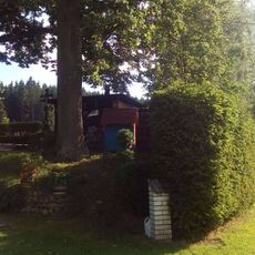 Kříž v Dobré Vodě u rozcestí