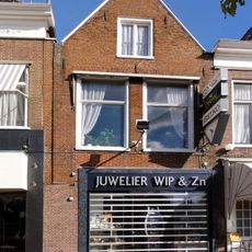 Diepswal 19, Dokkum