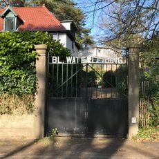 Bloemendaalsche Waterleiding: muur moet toegangshek