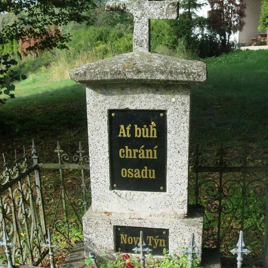 Kříž v osadě Nový Týn