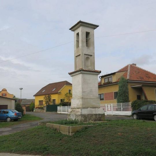 Zvonička na rozcestí v Ovčárech