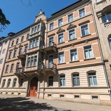 Mietshaus in geschlossener Bebauung Alexander-Puschkin-Platz 4a