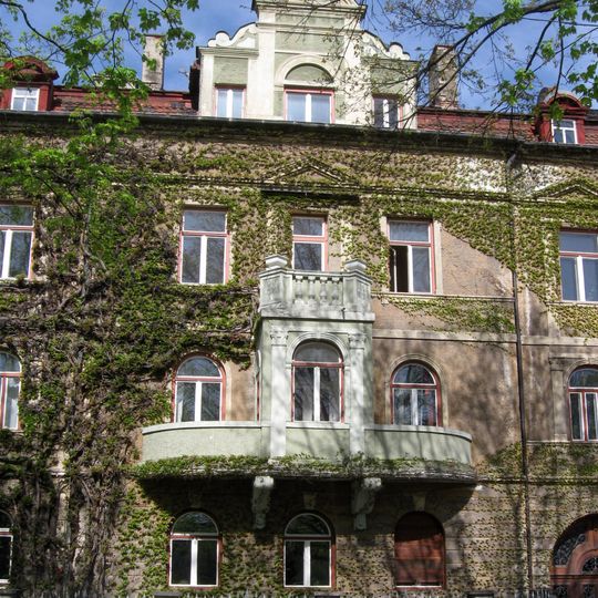 Martin-Luther-Straße 4