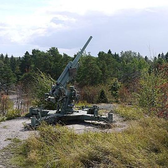 Myllykallion ilmatorjuntatykki -muistomerkki