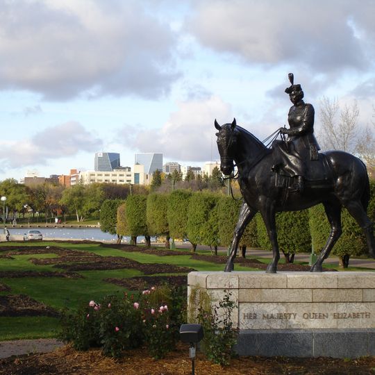 Statue of Elizabeth II riding Burmese