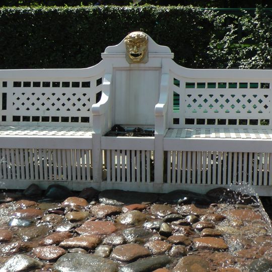 The Sofa trick fountains