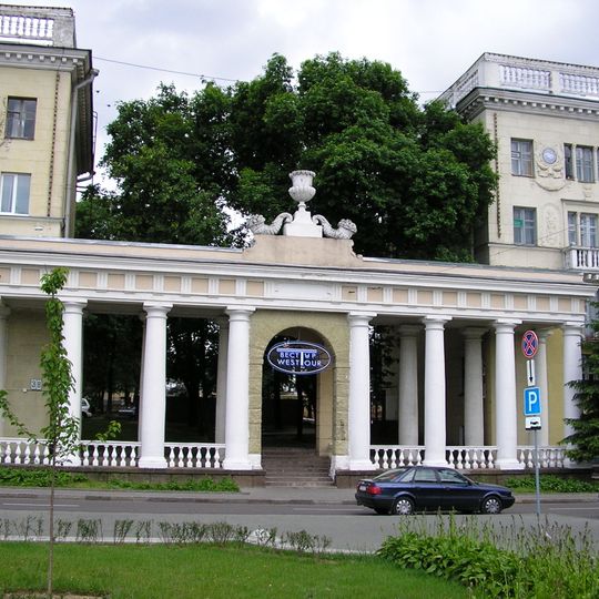 Niezaliežnasci Avenue, 38/22