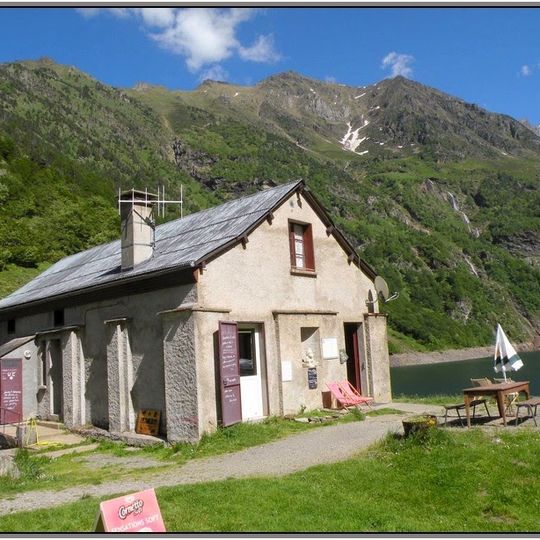 Aire de bivouac du Refuge du Lac d'Oô