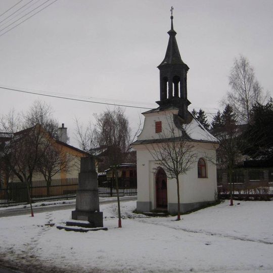 Kaple na památku padlým ve válce 1914-1018 s pomníkem Rudé armádě na paměť osvobození roku 1945
