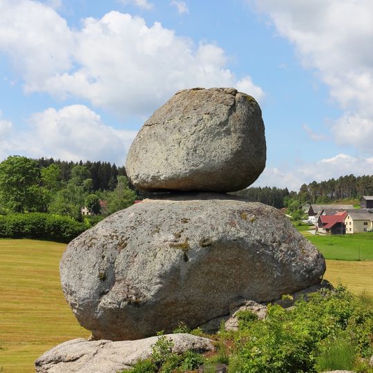 Balanced rock near Schmerbach
