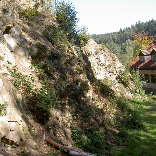 Ehemaliger Steinbruch an der Blockhütte zw. Weiden und Theisseil