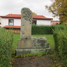 Pomník padlým ve Starém Pelhřimově