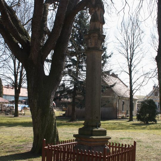 Sloup se sochou svatého Jana Nepomuckého
