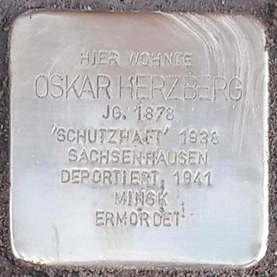 Stolperstein dedicated to Oskar Herzberg