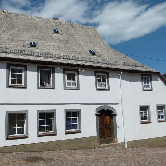 Wohnhaus in offener Bebauung Schloßstraße 4