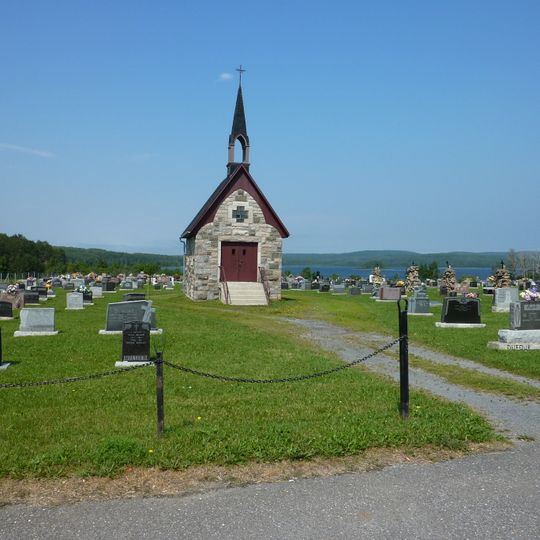 Chapelle-charnier du cimetière de Sayabec